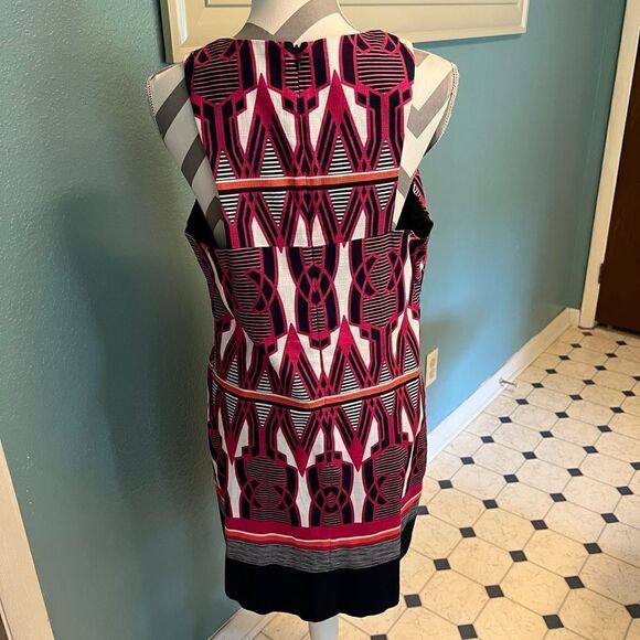 Crown & Ivy Navy/ Pink and White sleeveless Shift Dress - Picture 4 of 8